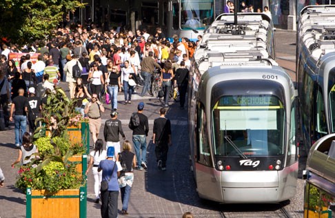 Des transports publics solidaires pour Grenoble
