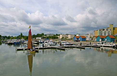 Decize (Nièvre) : Un village portuaire pour un carrefour fluvial