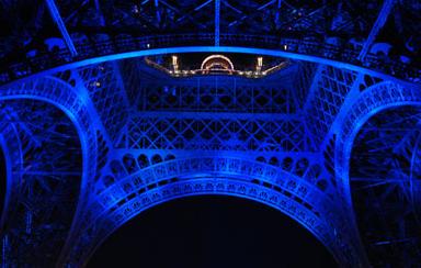 La Tour Eiffel en bleu pour la présidence européenne