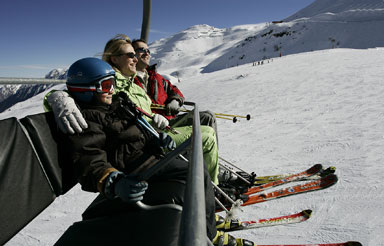 Neige et affluence au pied des pistes