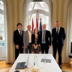 Rencontre avec la Red Elige ( de droite à gauche), en présence de Jaime Castiñeira de la Torre, Président et Directeur général de l’EMALCSA ; Lucas Perea Gil, Chef département de coopération et des fonds européens d’EMASESA et Román Gómez-Millán Quintanilla, Secrétaire général technique de Red Elige.