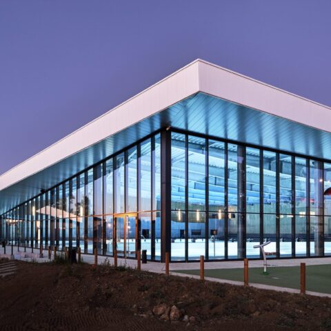 Construction et exploitation du nouveau centre aquatique du Loup Pendu à Rillieux la Pape