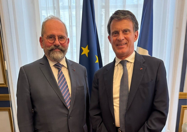 Manuel Valls en soutien de l’économie mixte ultramarine