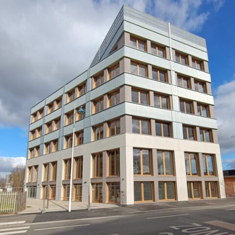 Campus d’Excelia, l’un des premiers ERP de 5 étages construit en bois-paille en France !